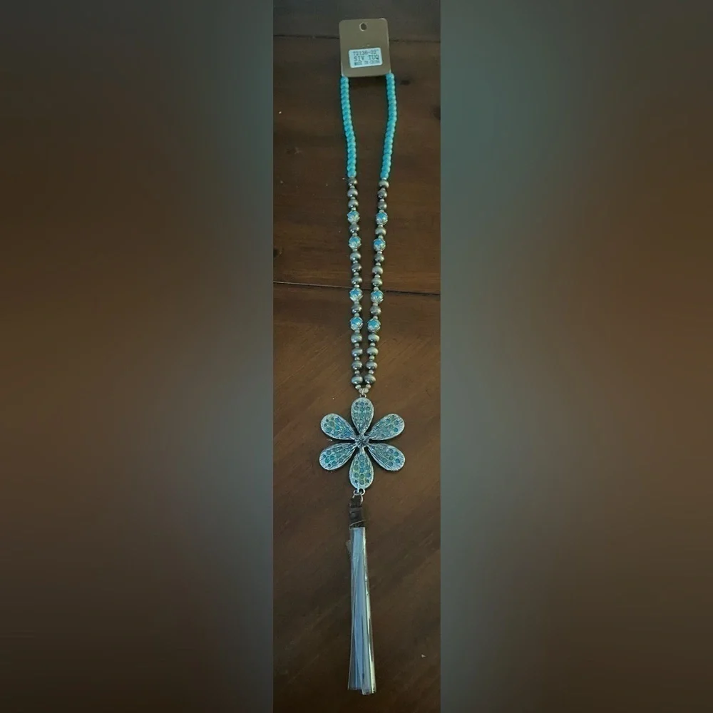 Emma Womens Turquoise flower with suede tassel & matching earring jewelry set